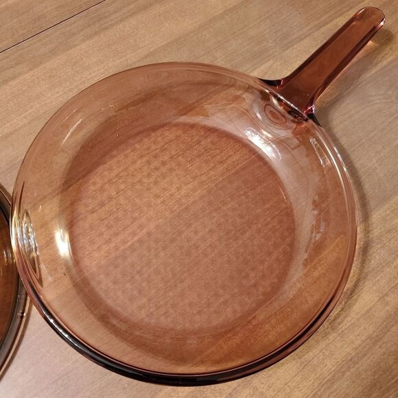 Visions Amber By Corning Glass 10" Waffle Bottom Skillet w/ Lid - Picture 4 of 9